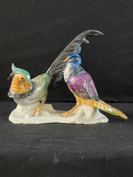 Joias . Belíssima escultura vintage em porcelana Bavaria, ricamente pintada à mão, ...