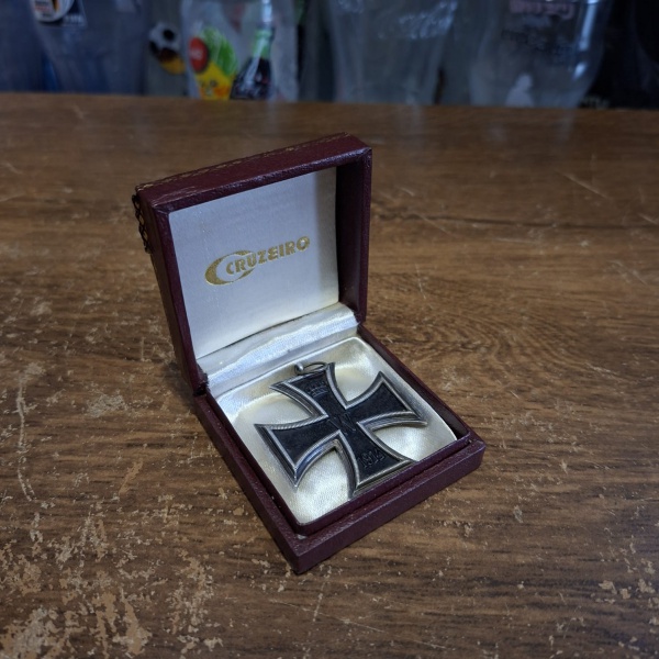 Joias . Medalha Cruz de Ferro Prussiana da Primeira Guerra de 1914, medindo 4,2cm por ...