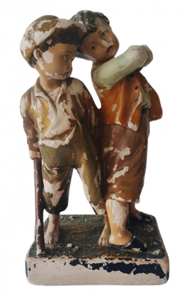 Joias . Antiga escultura europeia em porcelana policromada, com foto 6