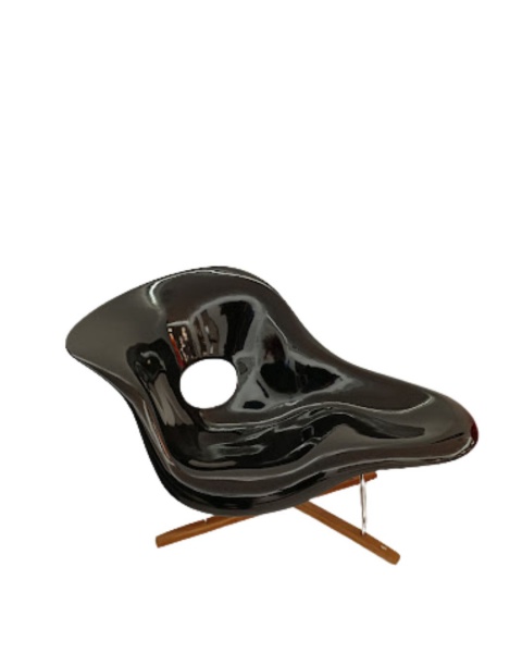 Joias . CHARLES EAMES. LE Chaise escultural de design contemporâneo, com linhas ...