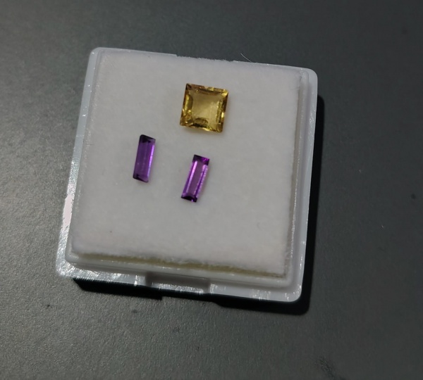 Joias . PEDRAS PRECIOSAS/1 PAR DE AMETISTA  CITRINIO PESO 0,85CT