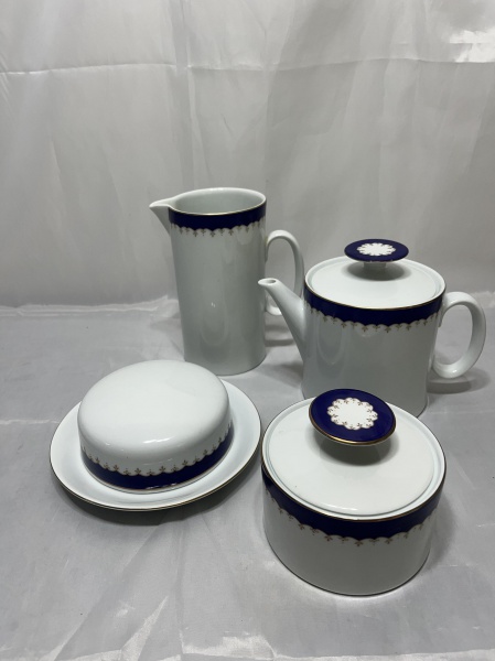 Joias . Jogo de servir chá, café com 4 peças em porcelana Renner Medaillon, barra vinho ...
