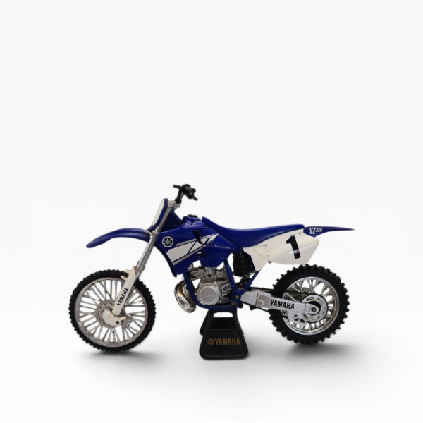 Joias . Moto Indian Chief, MM 1998, escala 1/6, New Ray foto 2