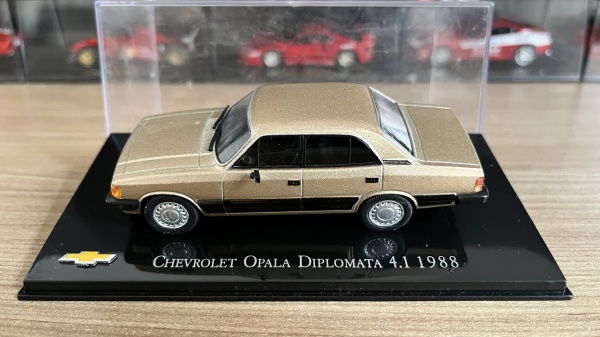Joias . Miniatura carrinho Chevrolet Opala Gran Luxo 1971 . Edi foto 2
