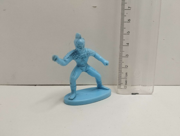 Joias . Raríssimo boneco Ultraman, produzido pela Glasslite. Possuí marcas do tempo.