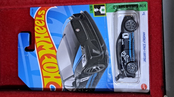 Arte . JR 10330 - Hotwheels 82 Toyota Supra, cartela lacrada a foto 3