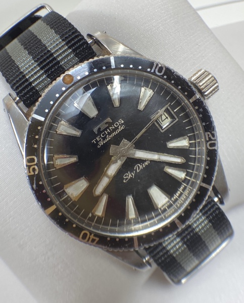 Joias . CITIZEN 8110A Chronograph  1973  NOSOriginal de fábric foto 8