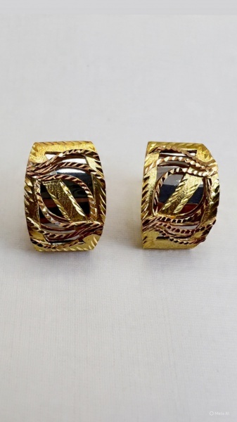 Joias . ANEL CONFECCIONADO EM OURO AMARELO 18K, COM  DETALHE EM foto 3