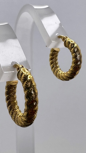 Joias . ALIANÇA CONFECCIONADO EM OURO BRANCO 18K, PESO: 1,6g, C foto 8