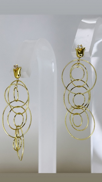 Joias . BRINCO GANCHO CONFECCIONADO EM OURO AMARELO 18K, COM ZI foto 2