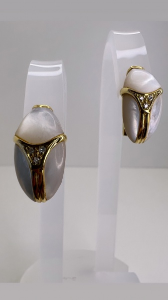 Joias . ANEL CONFECCIONADO EM OURO AMARELO 18K, COM MARFIM, PES foto 1