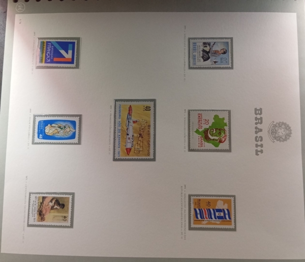 Joias . Brasil, página de coleção com selos fixados com proteto foto 1