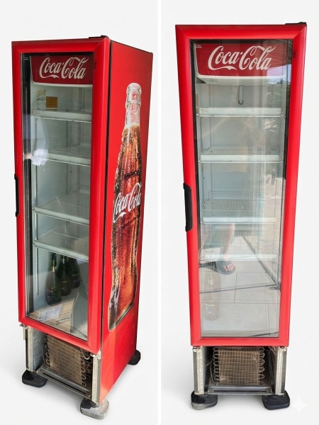 Joias . Expositor de bebidas Coca-Cola com porta de vidro, iluminação em LED e medidas ...