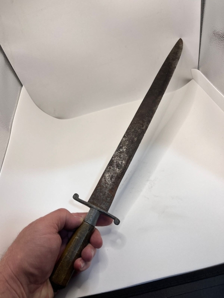 Joias . Antiga adaga Riograndense - mede 51cm - cabo provavelmente barbatana de naleia ...