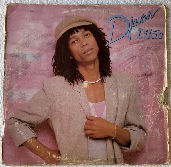 Joias . 1984. Djavan. Lilás. Capa com pequena parte rasgada no anverso, conforme ...
