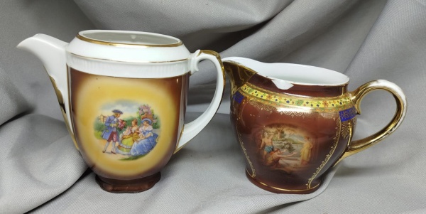 Joias . Lote contendo seis pratos de sobremesa em porcelana DP foto 3