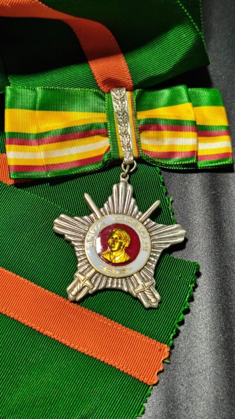 Joias . Condecoração Anita Garibaldi ,com fita de pescoço ....ordem medalha mede cerca  ...
