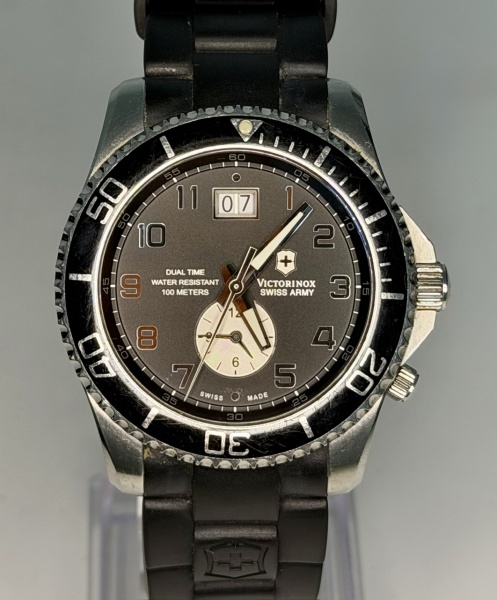 Relogios . Victorinox Maverick GS Dual Time - Relógio suíço de pulso Quartz com pulseira ...