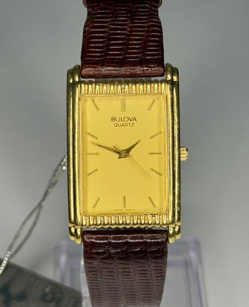 Relogios . Bulova - Relógio suíço de pulso Quartz com pulseira original em couro novo sem ...