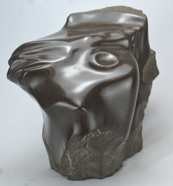 Joias . Xico Stockinger - Sem titulo, rara escultura em basalto na cor marrom. ...