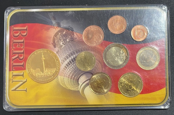 Joias . SET DE MOEDAS DA ALEMANHA EURO + MEDALHA NO ACRILICO ORIGINAL. OBS.: DATAS ...