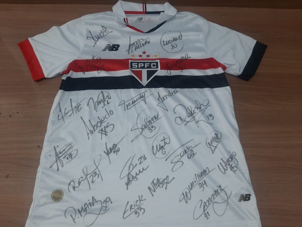 Joias . Camisa oficial do São Paulo Futebol Clube da temporada 2024, autografada pelo ...