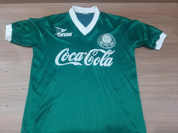 Joias . Camisa de futebol retrô da Sociedade Esportiva Palmeiras, provavelmente de ...