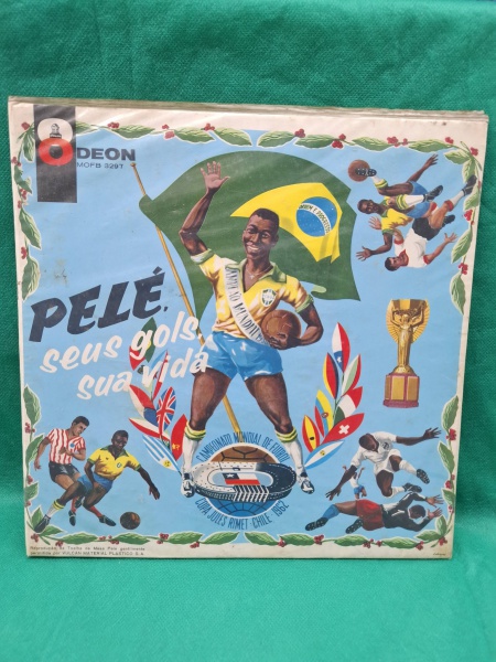 Joias . 2 LPs PELÉ, SEUS GOLS, SUA VIDA + BRASIL, BICAMPEÃO DO MUNDO - 1962 SELO: ...