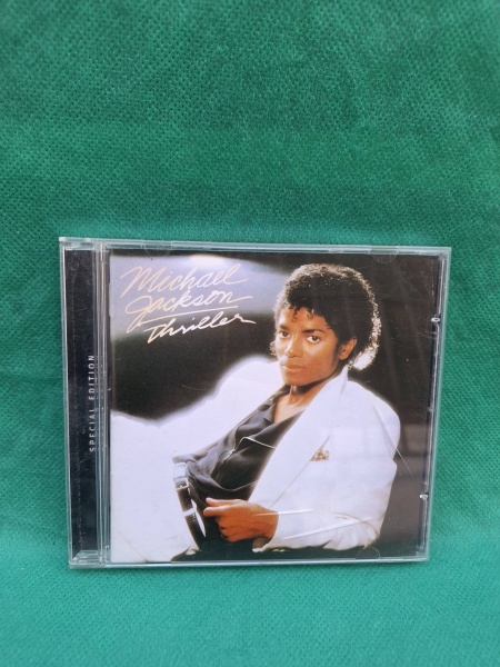 Joias . CD MICHAEL JACKSON THRILLER (EDIÇÃO ESPECIAL)  2001. SELO: EPIC. CÓDIGO: ...