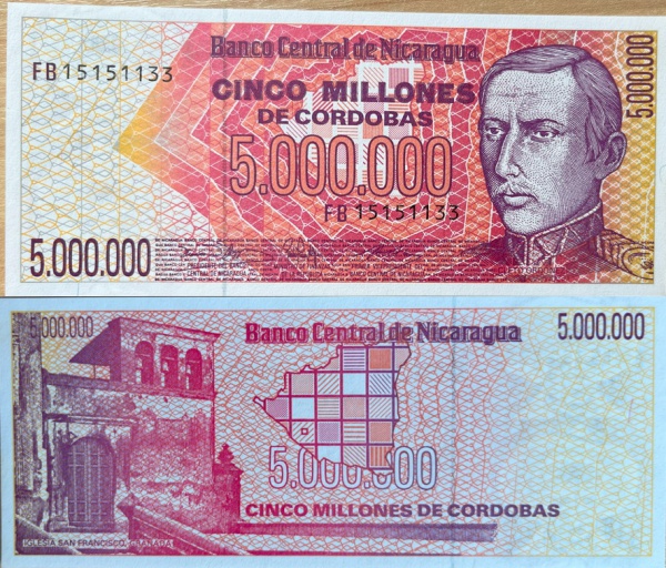 Joias . TUNISIA- CEDULA DE  5 DINNARS DO ANO 1983 EM ESTADO FLO foto 1