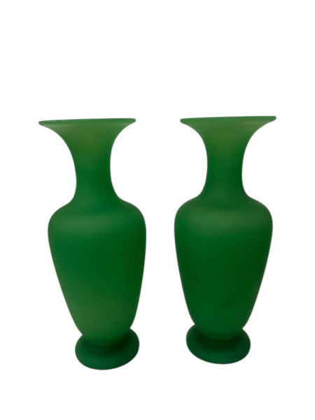 Joias . BACCARAT - OPALINA - URALIANA - Par de excepcionais vasos em opalina francesa ...