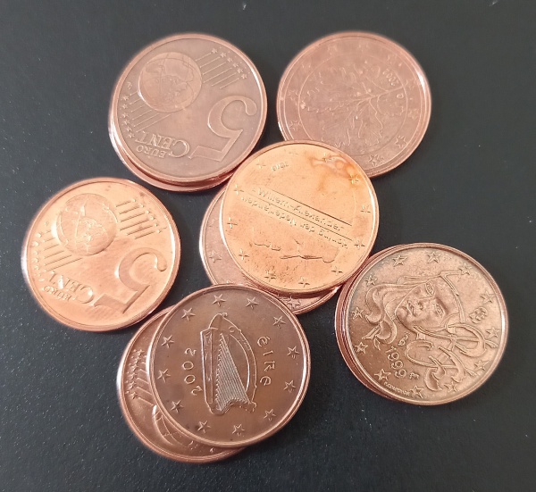 Lote 1242 LOTE COM 10 MOEDAS 5 CENTS EURO,  SOB Valor inicial: R$ 25,00