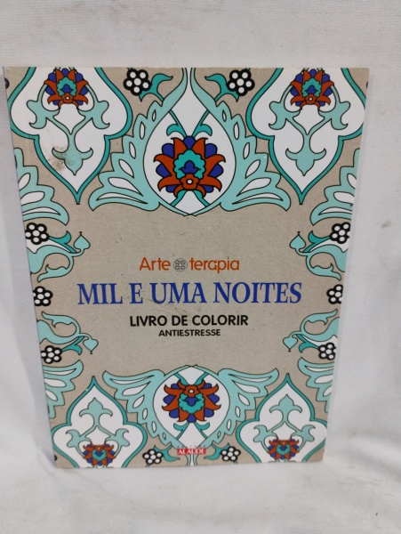 Joias . LIVRO / MIL E UMA NOITES / livro de colorir / antisstresse / Bom estado em geral