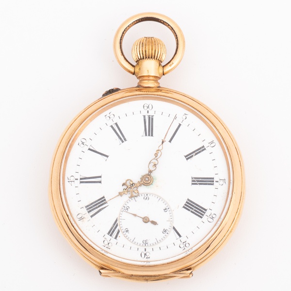 LOUIS BRANDT & FRÉRE - Relógio de bolso, caixa com 50 mm em ouro amarelo contrastado 18 K. Visor acrílico, mostrador branco com algarismos romanaos em preto. Tampa traseira com rico trabalho em guillo