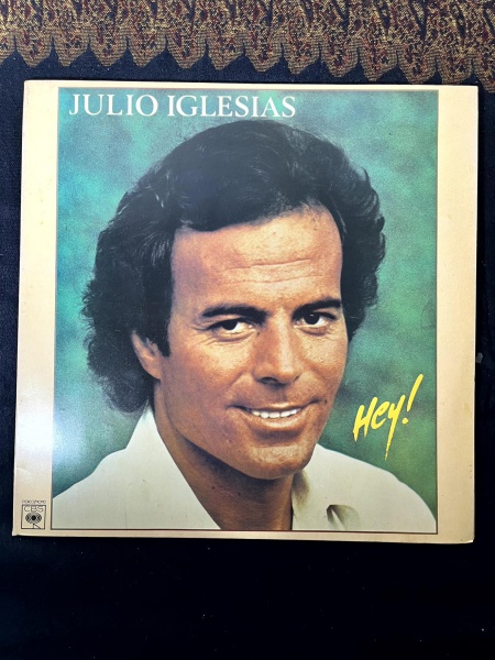 VINIL. Julio Iglesias - Hey! (CBS 230036)