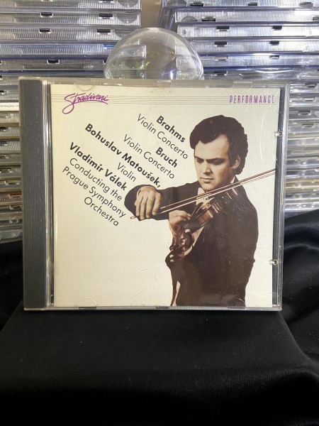 Brahms Violin Concerto, Bruch, Violin Concerto, Bohuslav Matousék, Violin, Vladimir Válek Conducting the Prague Symphony Orchestra - Performance