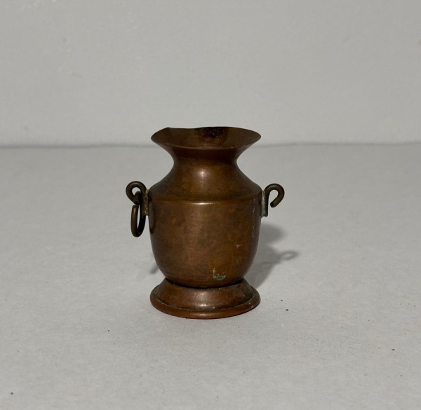 Arte . MINI ANFORA DE METAL MARTELADO PARA DECORAÇÃO 6cm