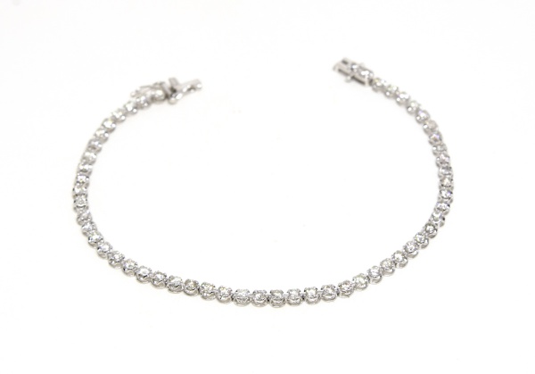 Joias . COLAR RIVIERA EM PLATINA 900 COM DIAMANTES. TOTALIZANDO foto 1