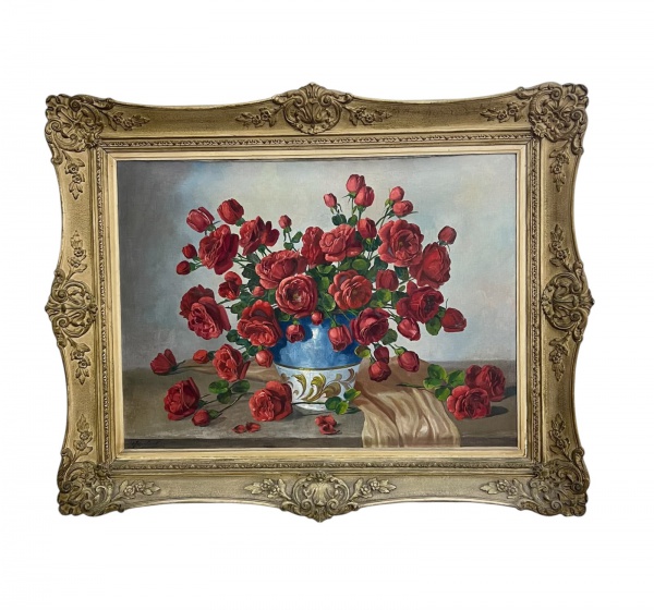 Quadro óleo sobre tela representando natureza-morta com arranjo de rosas vermelhas em vaso decorado; acondicionado em moldura trabalhada; com assinatura não identificada, medidas 104 x 87 cm (externas