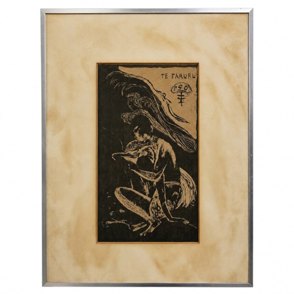 Gravura em preto e branco intitulada Te Garuru, representando composição figurativa, datada de 1990, medindo 41 x 56 cm; emoldurada sob vidro, apresenta sinais do tempo.