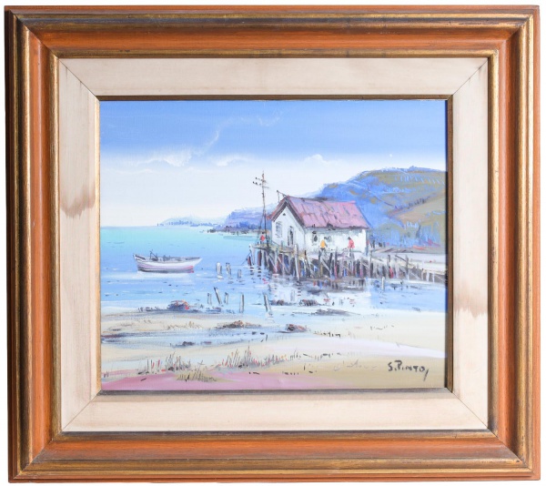 Silvio Pinto, Casa de Pescador - Quadro óleo sobre tela, datado de 1985, representando paisagem litorânea com embarcação e construção sobre estacas; assinado no canto inferior direito e identificado n