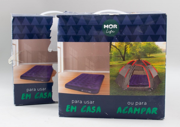 Lote de colchão inflável de casal marca MOR Life, modelo multiuso com fole, acondicionado na embalagem original. Vendido no estado, sem testes.