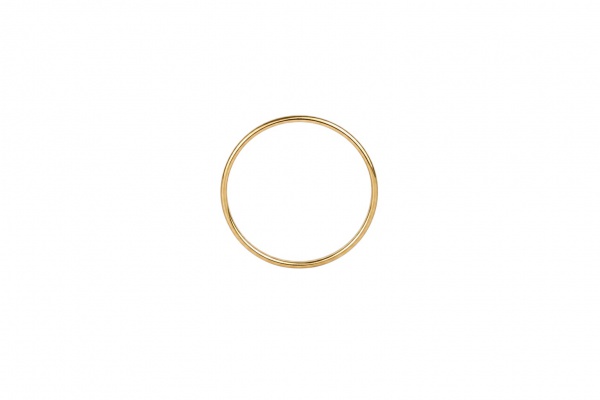 Aliança em ouro 16K, modelo aliança fina de perfil reto e acabamento polido, com gravação interna, aro 12, peso 0,38, com sinais de uso e marcas do tempo.