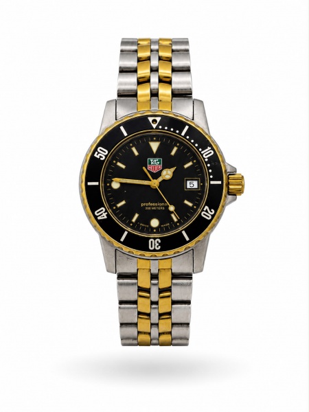 Relógio de pulso TAG Heuer Professional 200 Meters, com mostrador preto, calendário, aro giratório, caixa e pulseira bicolor em aço inox, tampa posterior gravada com referência WD1220-G-20, original, 