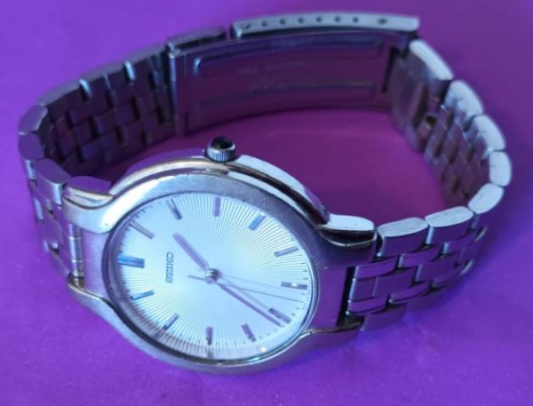 Relogios . Relógio feminino Orient novo caixa e pulseira dourada foto 1