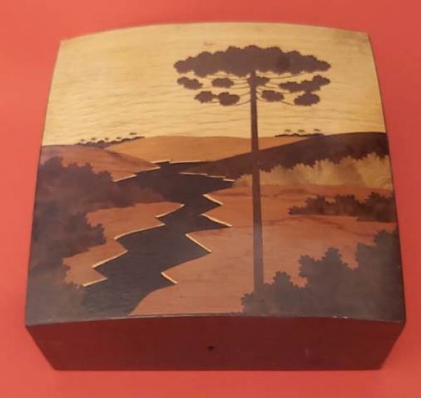 Joias . Cavalo em bronze decorativo medindo 18x17 cm. foto 8
