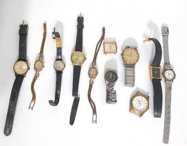 Relogios . Relógio feminino Orient novo caixa e pulseira dourada foto 3