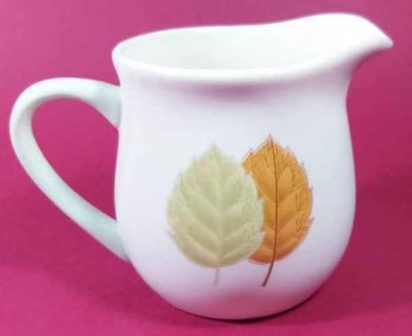 Joias . Delicada floreira antiga em porcelana em alto relevo c foto 2