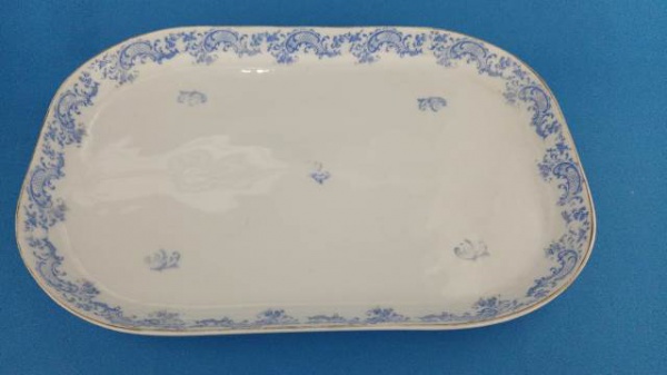Joias . Bandeja com cercadura em metal prateado oval com porcel foto 7