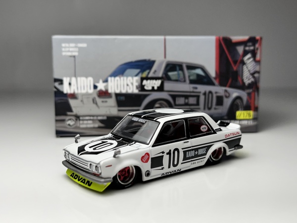 Joias . BMW M3 Kaido GT V1 Bordo - MiniGT Escala Aprox 1/64 min foto 4
